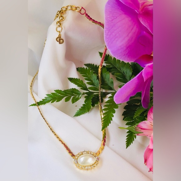 Vintage Christian Dior Faux Pearl + Crystal Necklace CD Chain Signed Adjustable - Picture 3 of 9